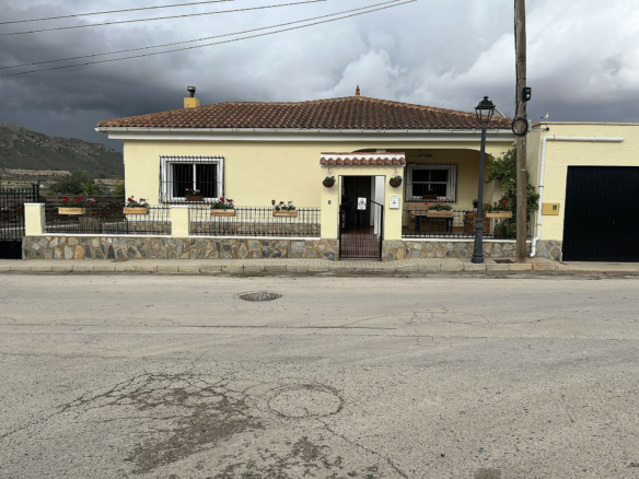 3-bedroom Townhouse In Cañada De La Leña, Spain (165 M²)