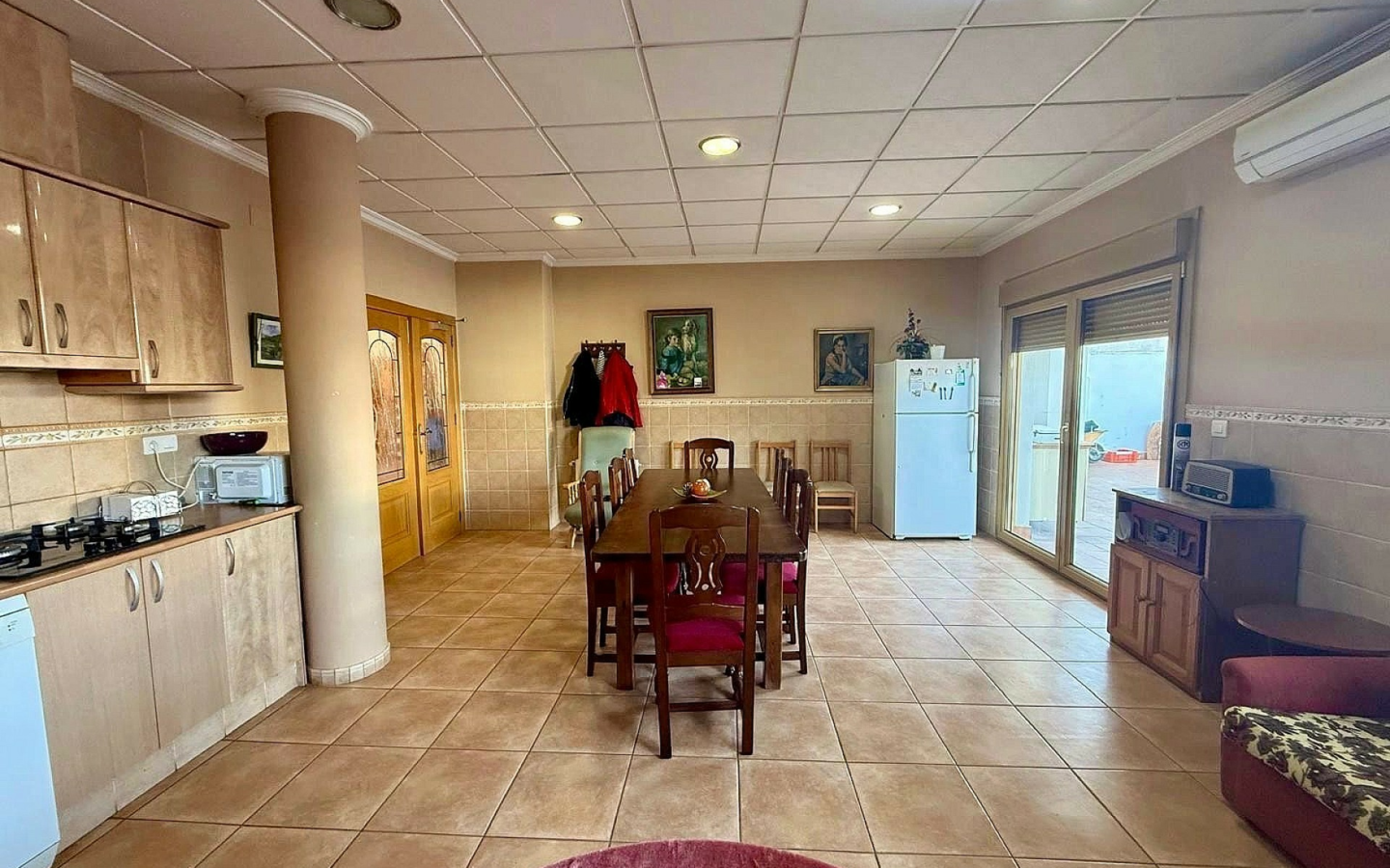 5-bedroom Townhouse In Pinoso, Spain (800 M²)