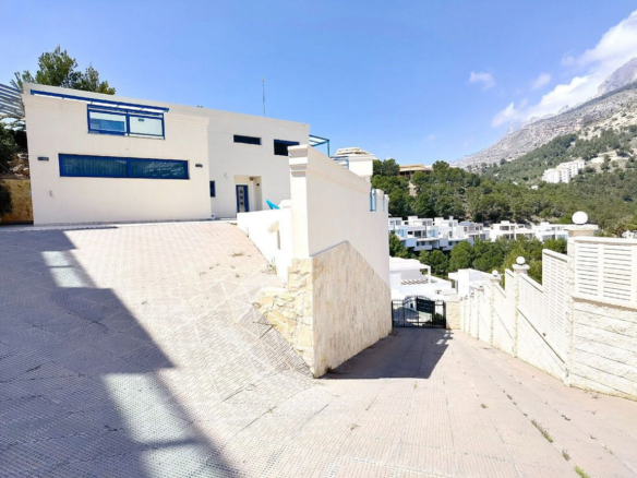 5-bedroom Detached Villa In Altea, Spain (400 M²)