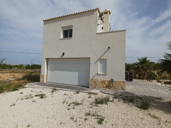 6-bedroom Detached Villa In Pinoso, Spain (313 M²)