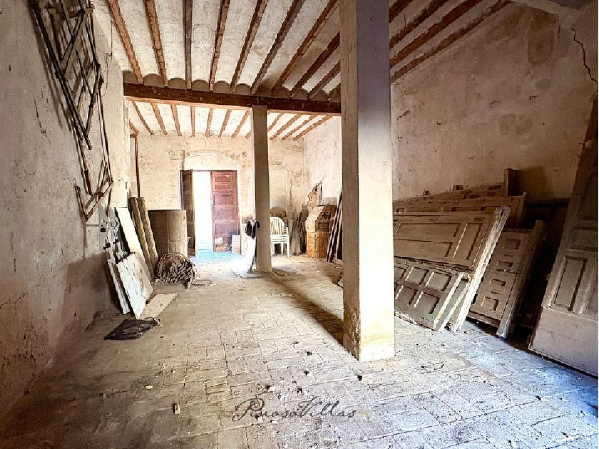 Restoration Project In Pinoso, Spain (314 M²)