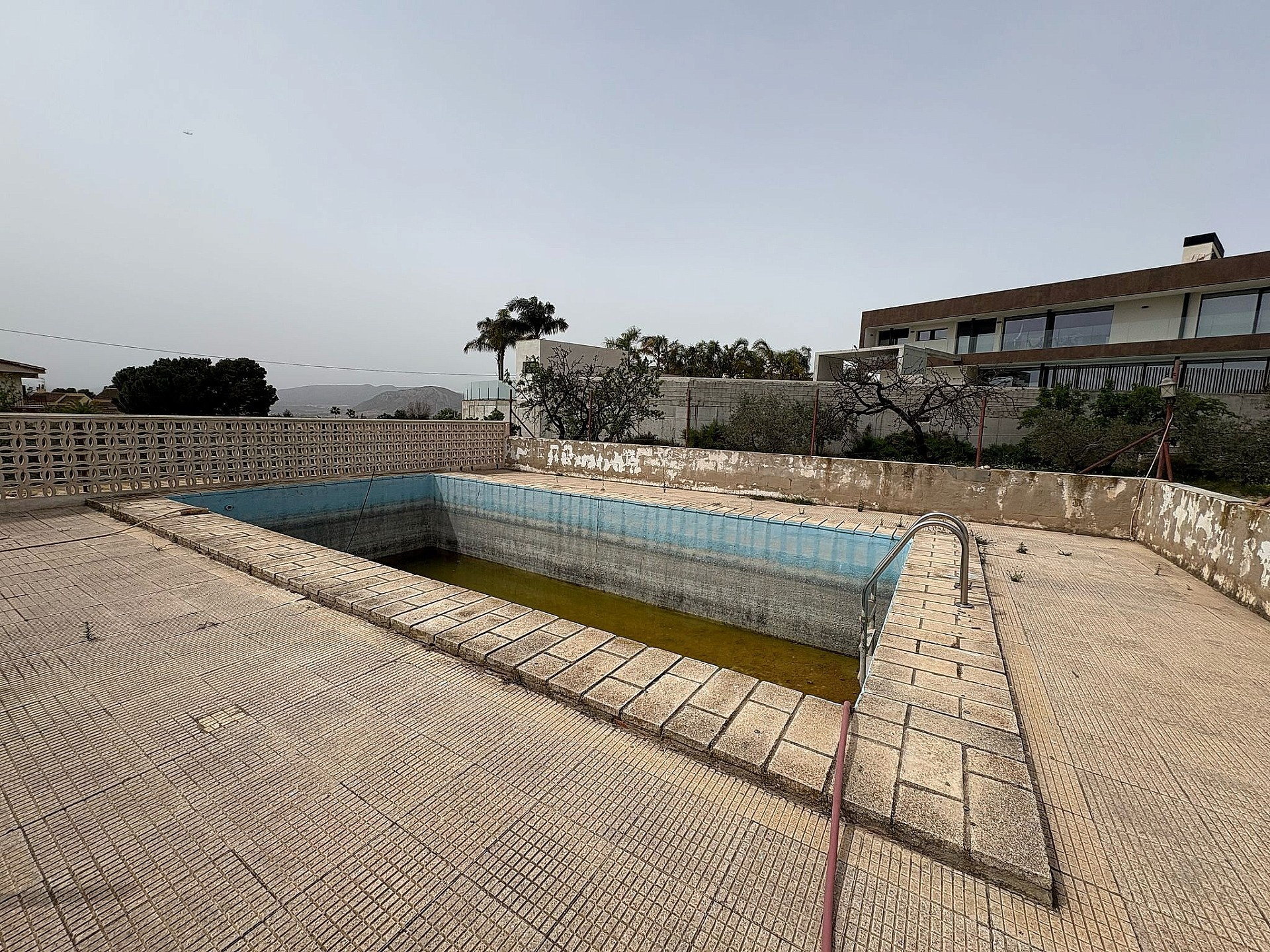 4-bedroom Country House In Petrer, Spain (290 M²)