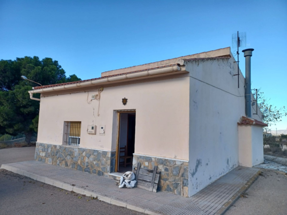 3-bedroom Country House In La Zarza, Spain (182 M²)