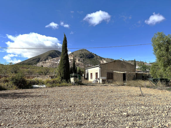 4-bedroom Country House In El Cantón, Spain (138 M²)