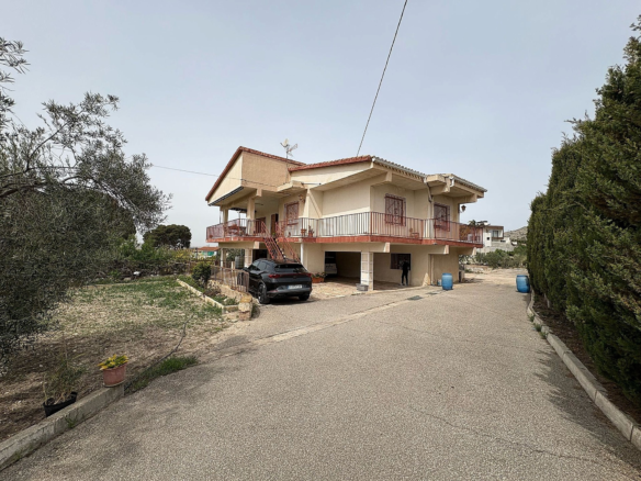 4-bedroom Country House In Petrer, Spain (290 M²)