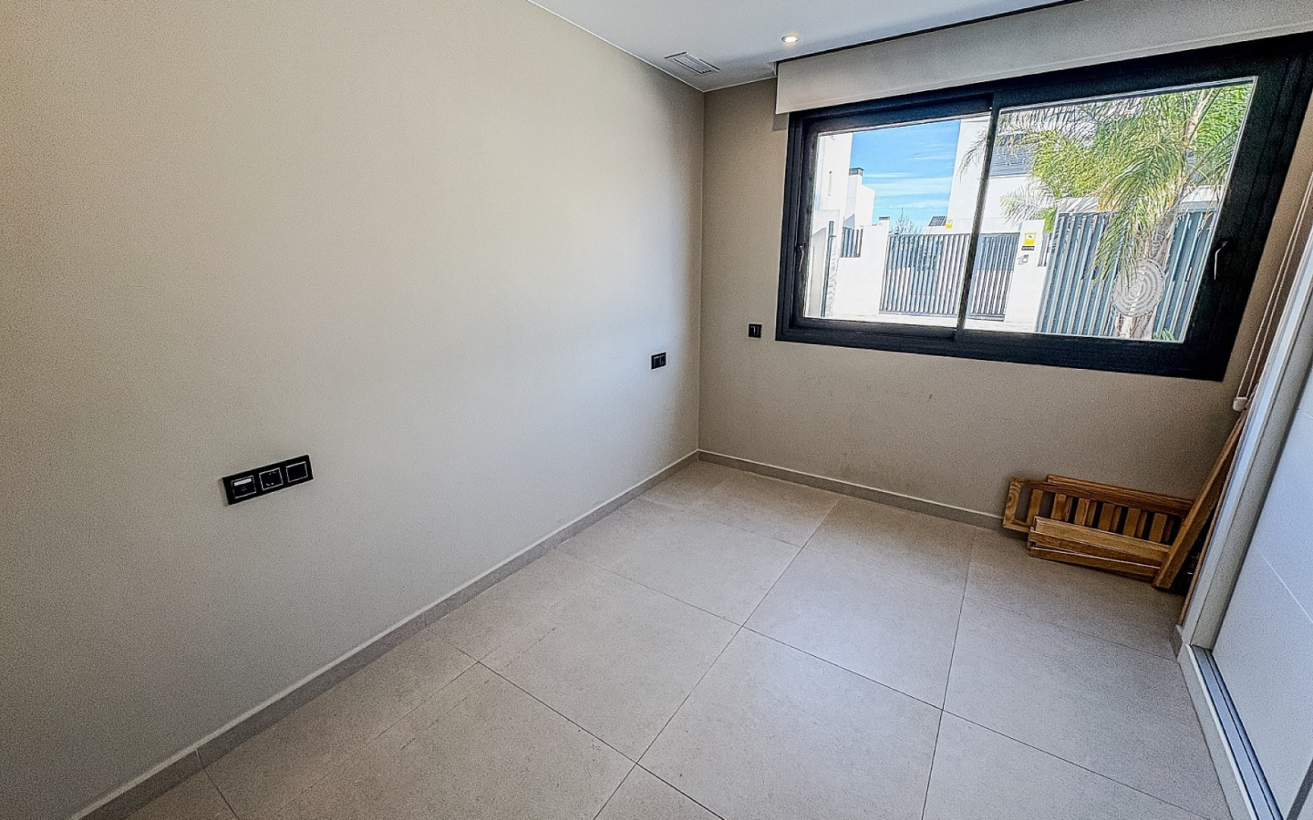5-bedroom Detached Villa In Algorfa, Spain (198 M²)