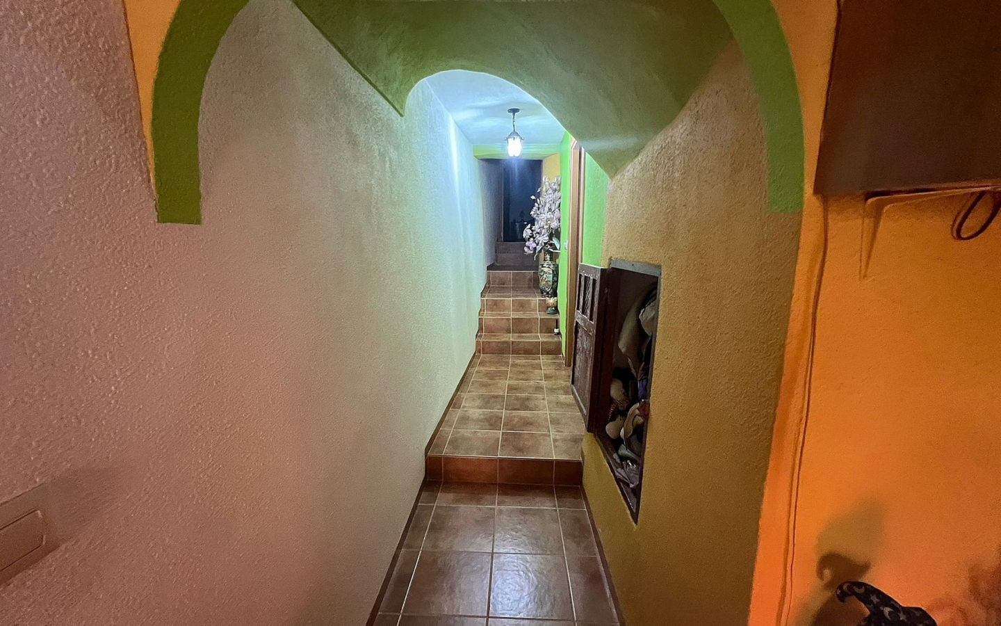 3-bedroom Townhouse In Elche De La Sierra, Spain (104 M²)
