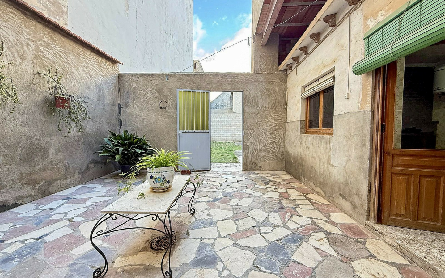 5-bedroom Townhouse In Pinoso, Spain (176 M²)