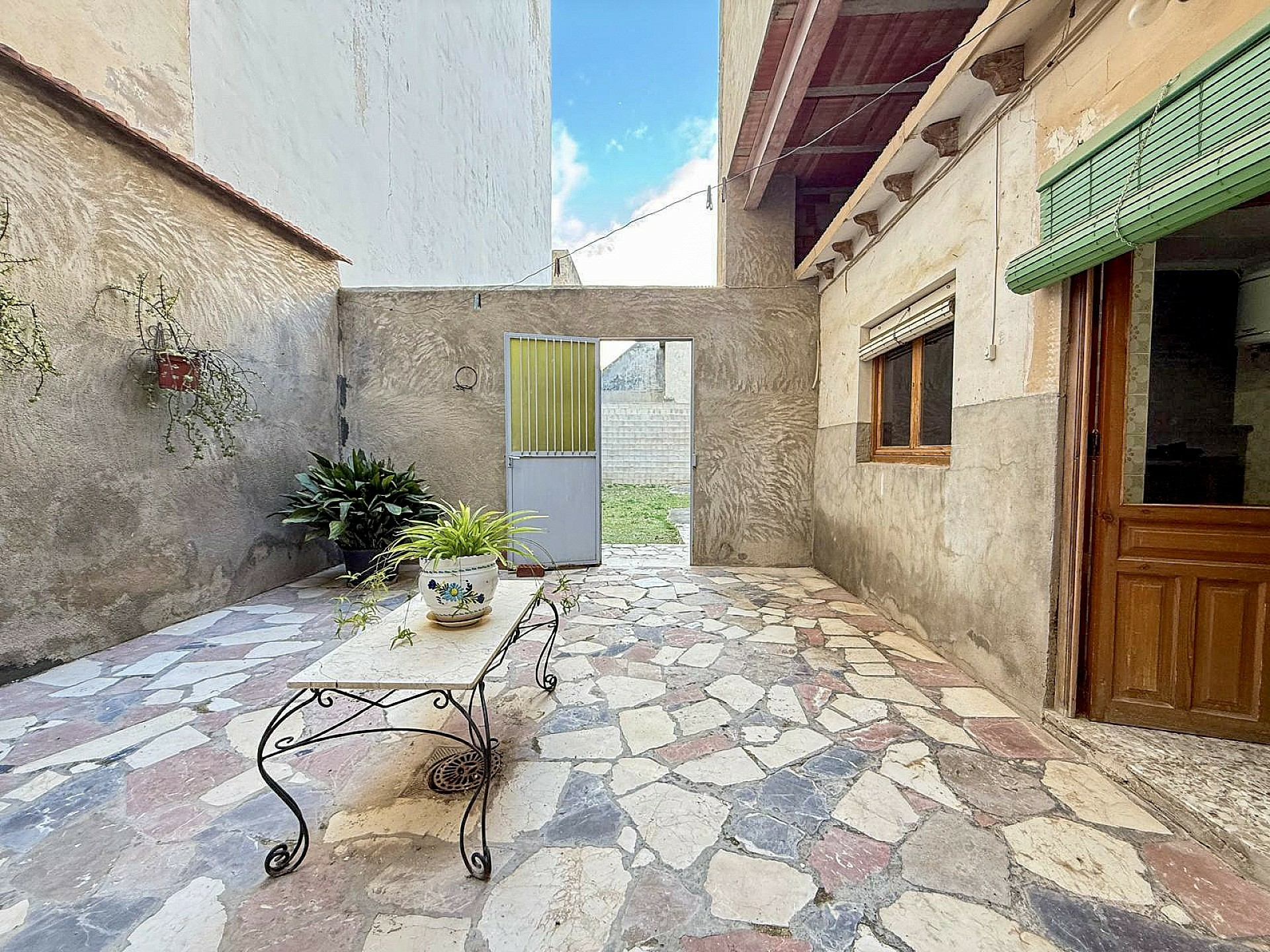 5-bedroom Townhouse In Pinoso, Spain (176 M²)