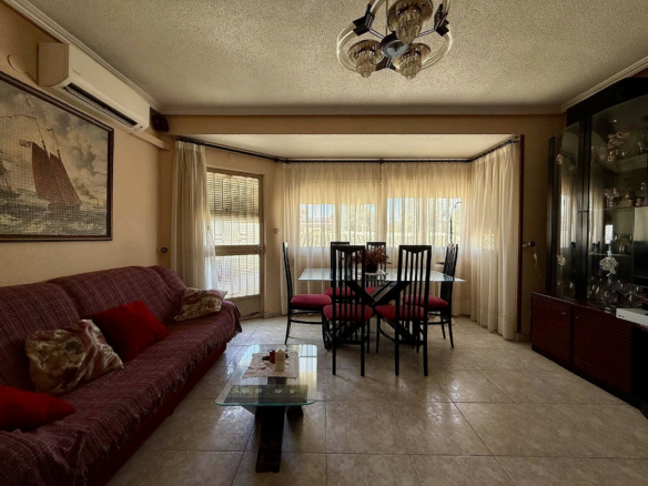5-bedroom Apartment In Pinoso, Spain (181 M²)