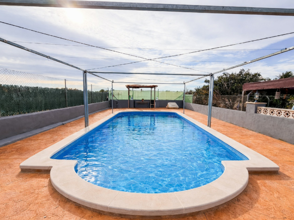 2-bedroom Country House In Elche, Spain (80 M²)