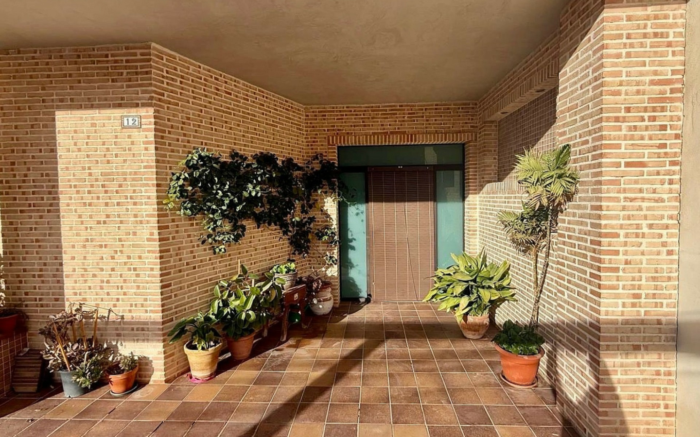 5-bedroom Townhouse In Pinoso, Spain (800 M²)