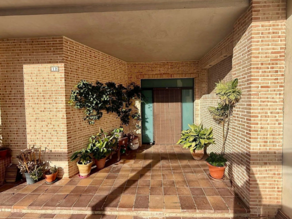 5-bedroom Townhouse In Pinoso, Spain (800 M²)