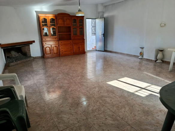 5-bedroom Detached Villa In Elche, Spain (376 M²)