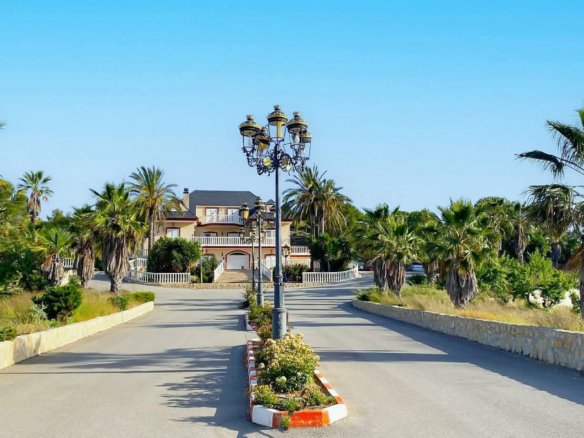 8-bedroom Country House In Jumilla, Spain (1.651 M²)