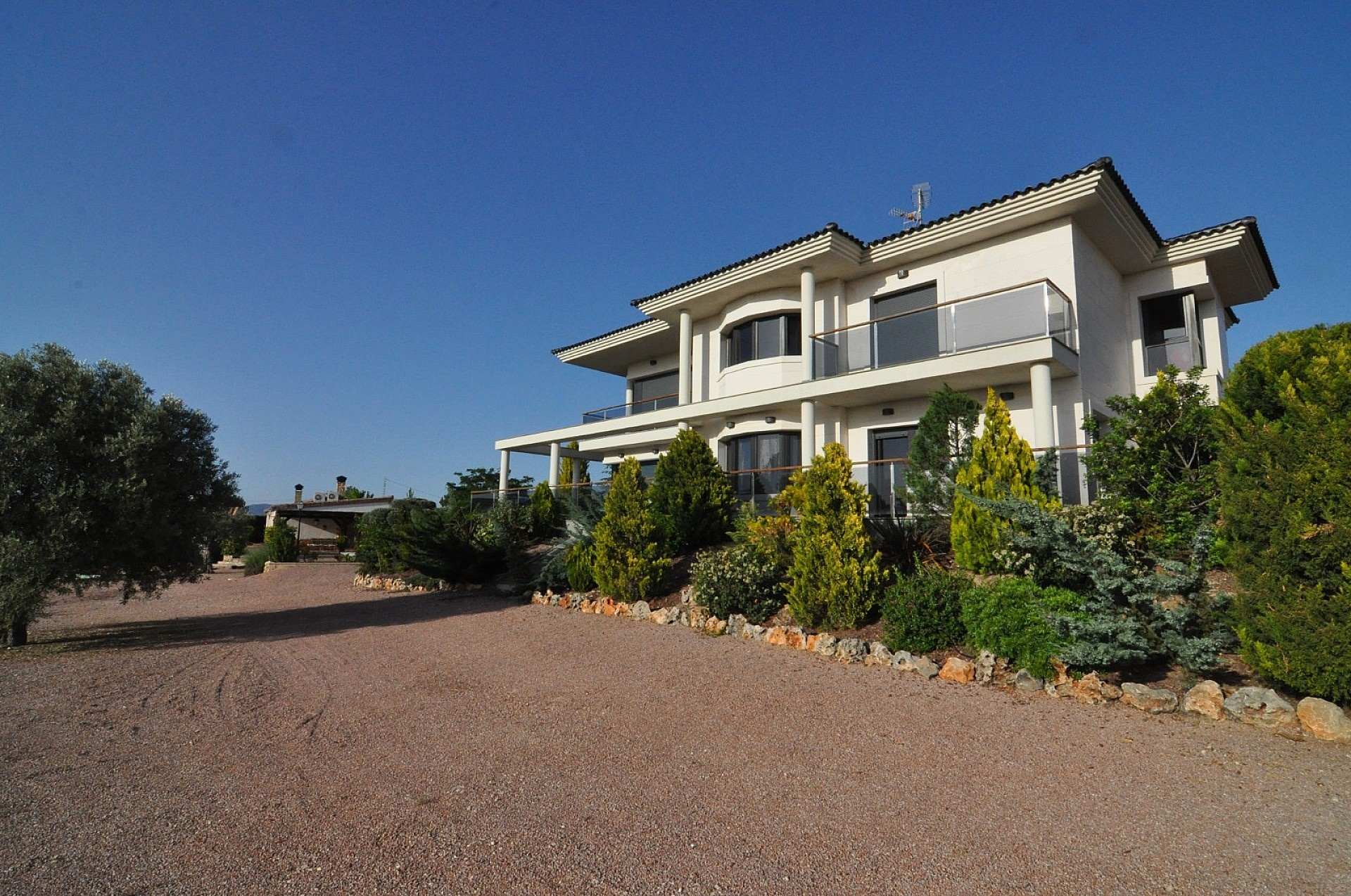 4-bedroom Detached Villa In Villena, Spain (500 M²)