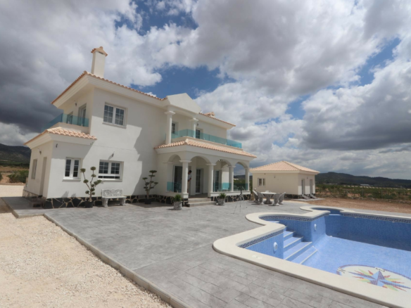 4-bedroom Detached Villa In Pinoso, Spain (180 M²)