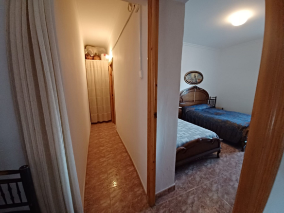 3-bedroom Country House In La Zarza, Spain (182 M²)