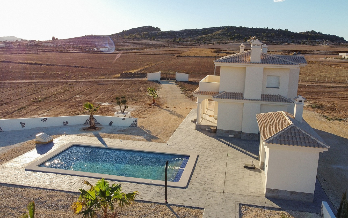 3-bedroom Detached Villa In Pinoso, Spain (150 M²)