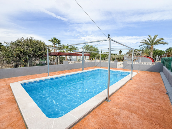 2-bedroom Country House In Elche, Spain (80 M²)