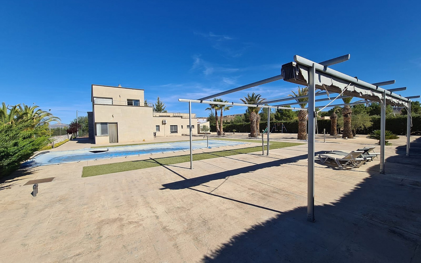 5-bedroom Detached Villa In Yecla, Spain (332 M²)