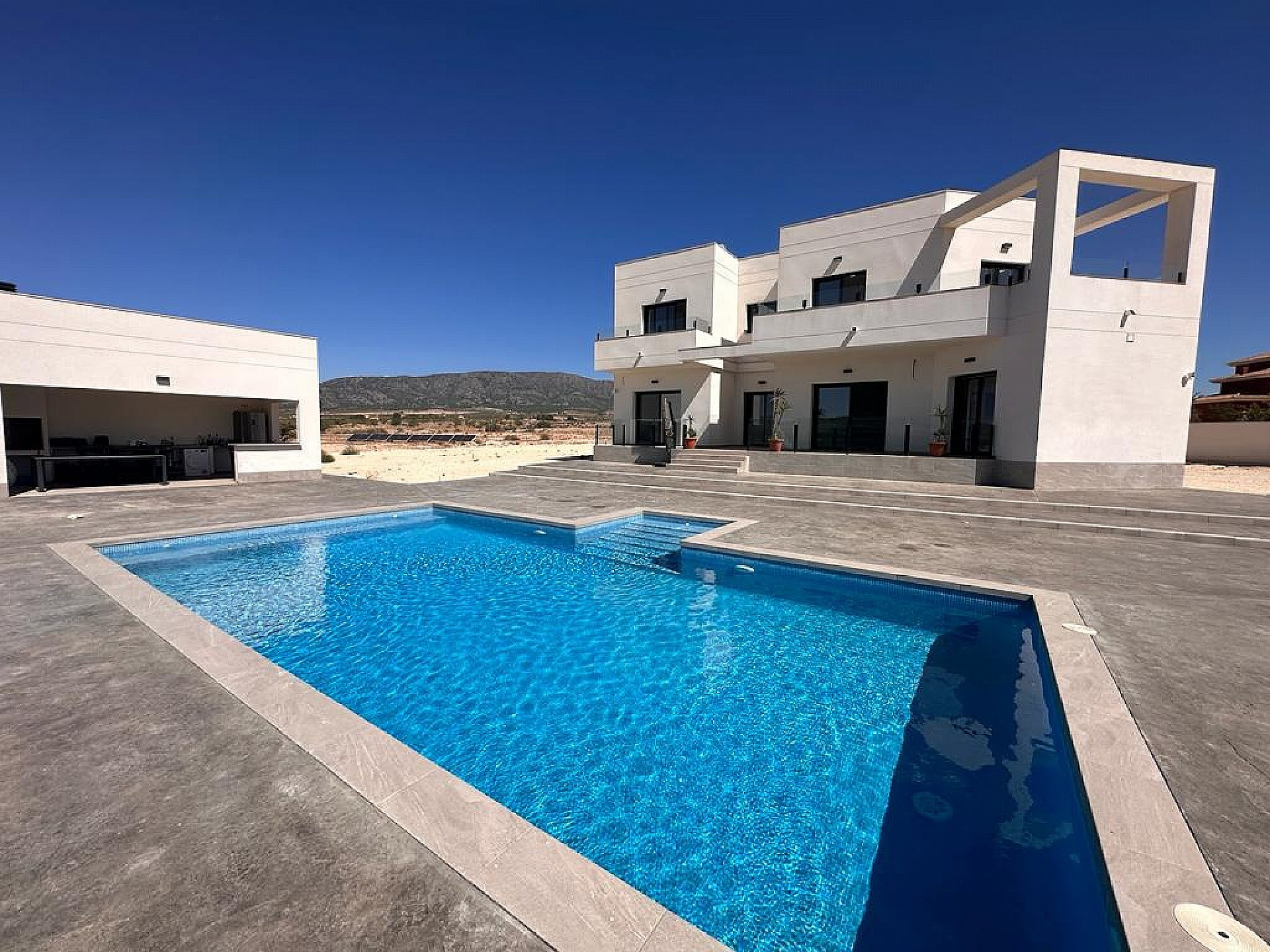 4-bedroom Detached Villa In Pinoso, Spain (165 M²)
