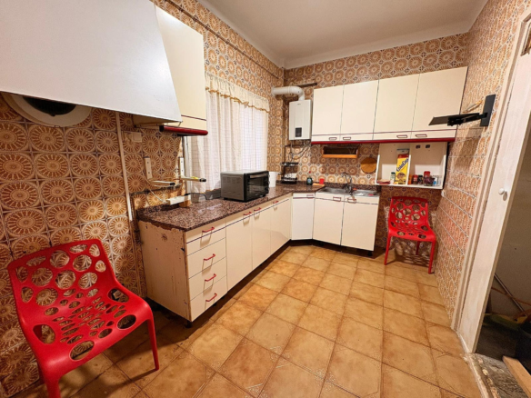 3-bedroom Apartment In Onil, Spain (125 M²)