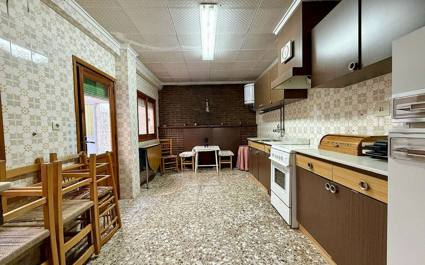 5-bedroom Townhouse In Pinoso, Spain (176 M²)