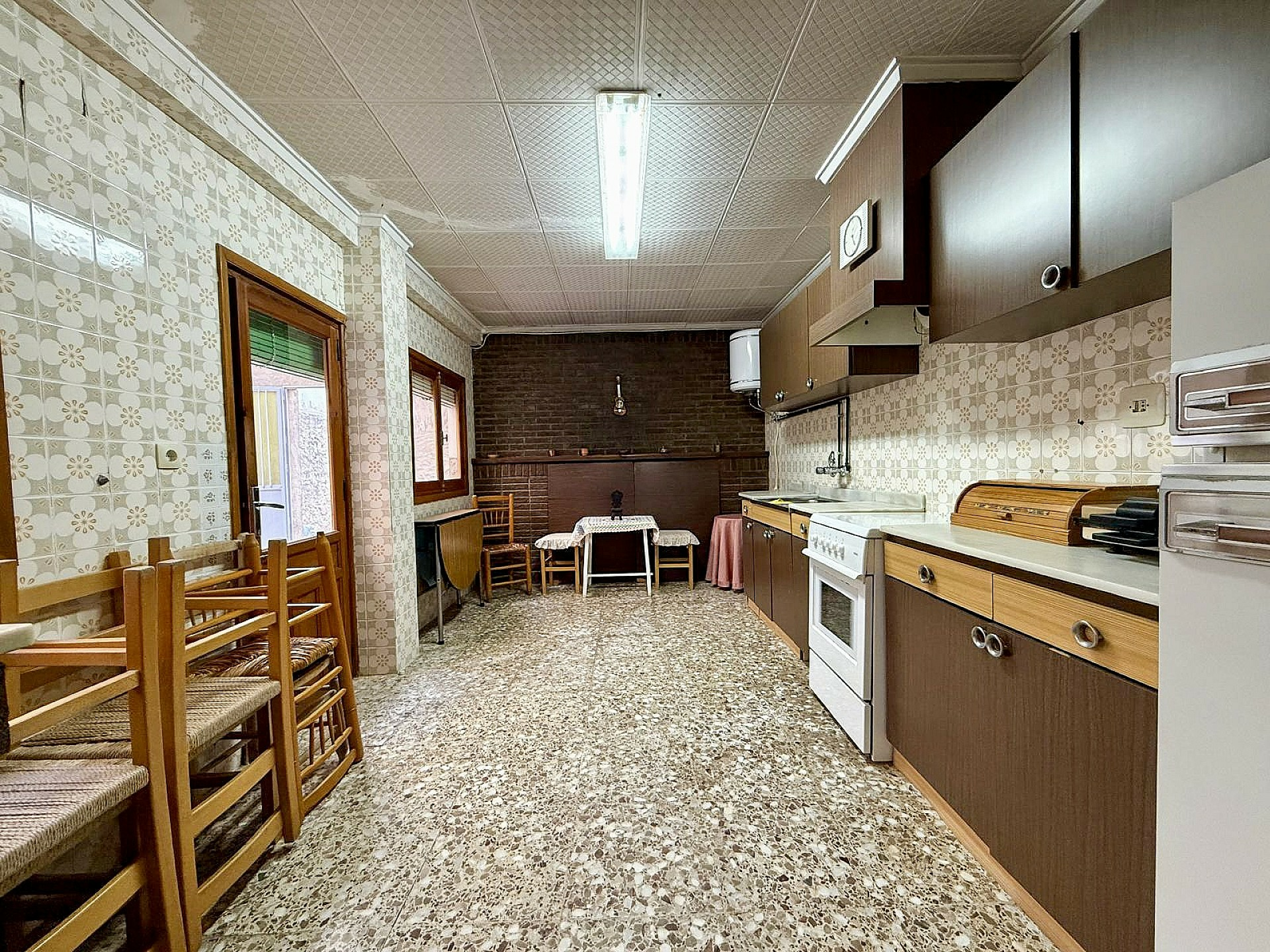 5-bedroom Townhouse In Pinoso, Spain (176 M²)
