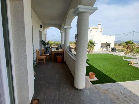6-bedroom Detached Villa In Pinoso, Spain (313 M²)