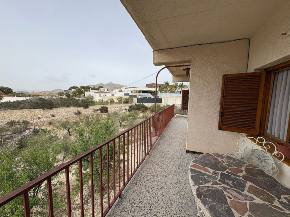 4-bedroom Country House In Petrer, Spain (290 M²)