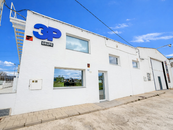 4-bedroom Commercial In Villena, Spain (299 M²)