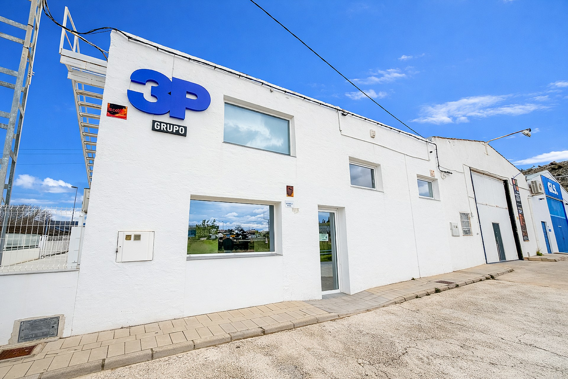 4-bedroom Commercial In Villena, Spain (299 M²)