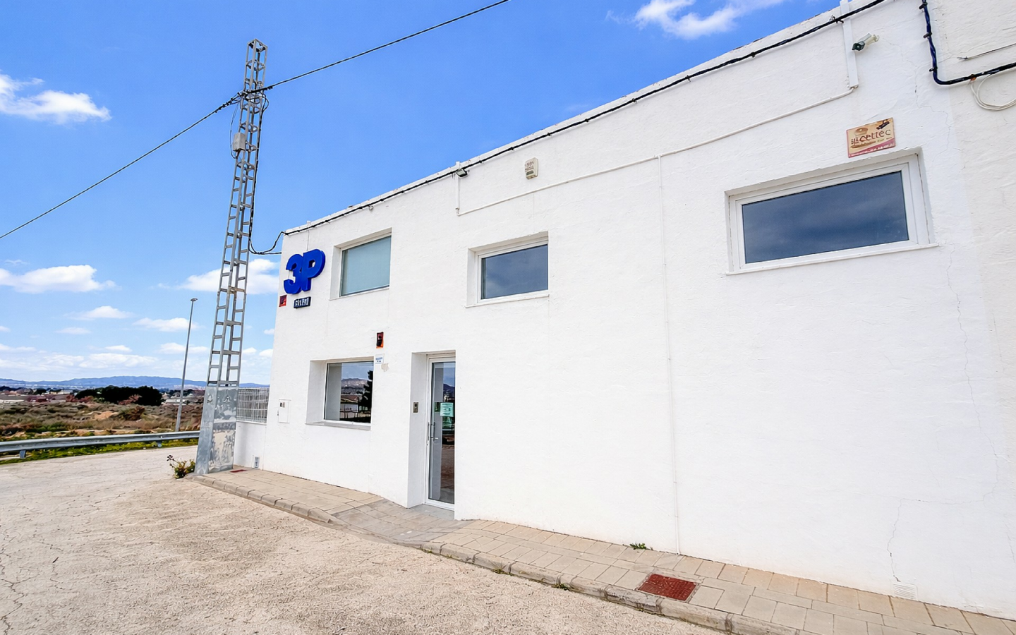 4-bedroom Commercial In Villena, Spain (299 M²)