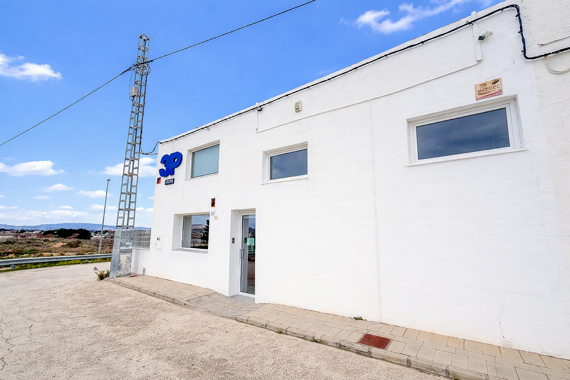 4-bedroom Commercial In Villena, Spain (299 M²)