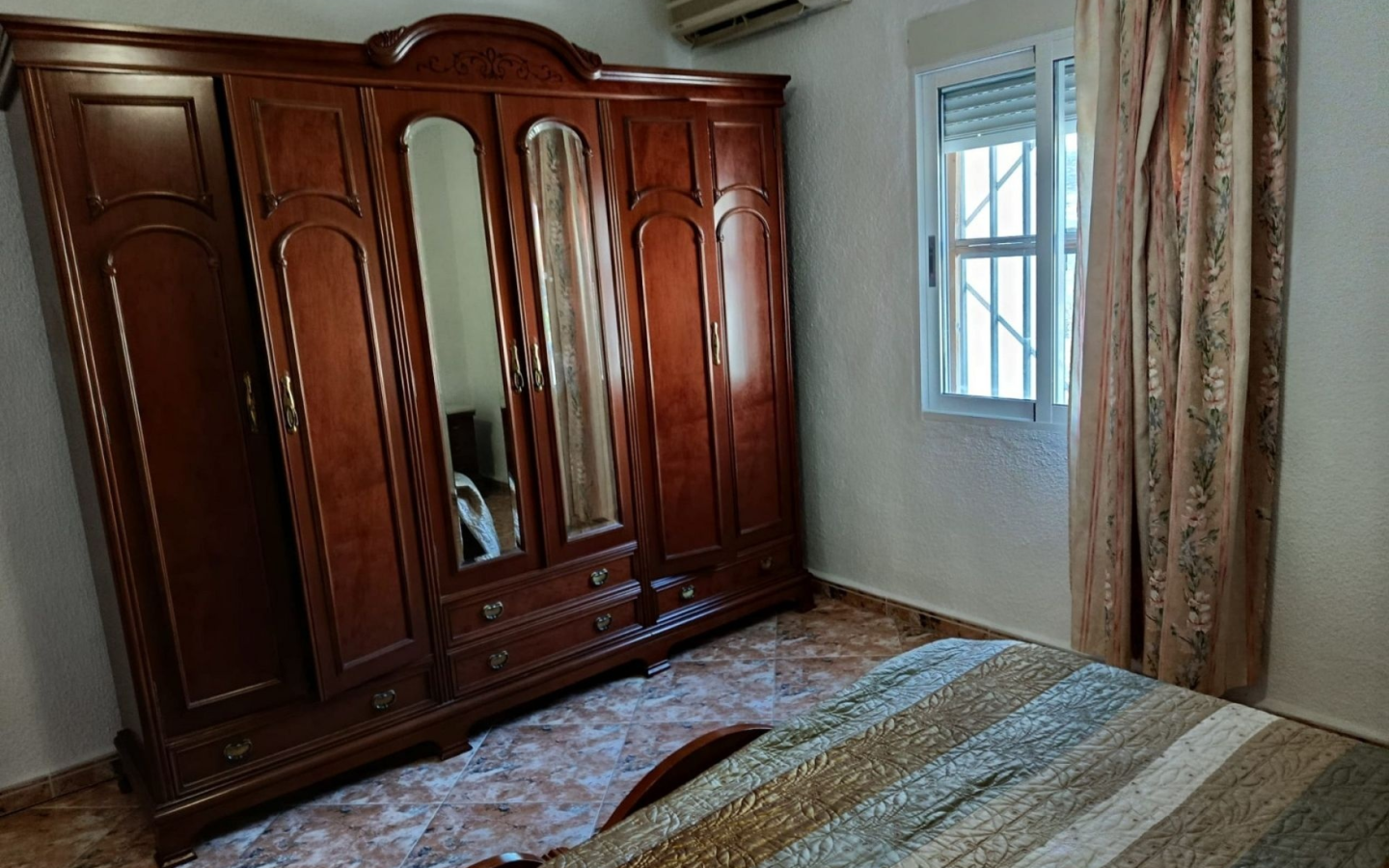 5-bedroom Detached Villa In Elche, Spain (376 M²)