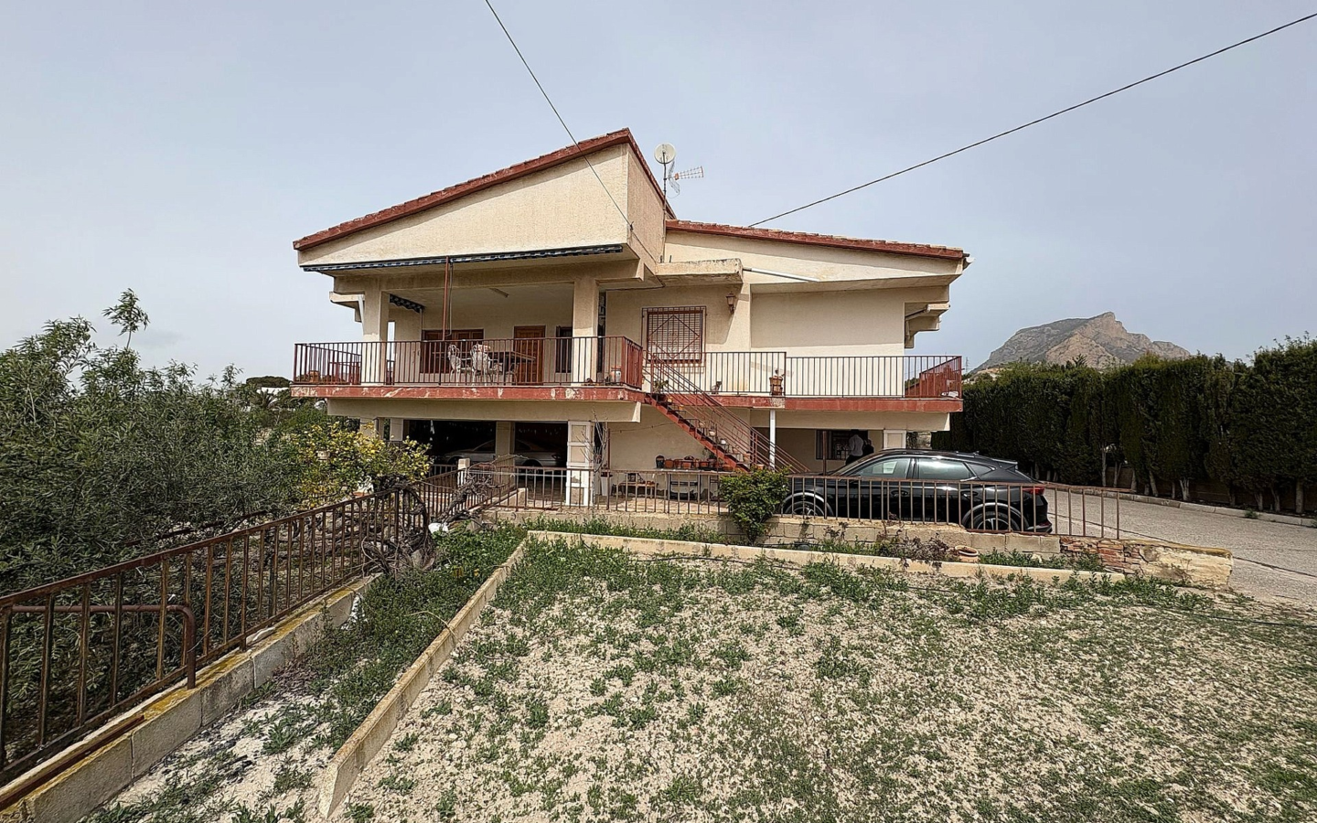 4-bedroom Country House In Petrer, Spain (290 M²)