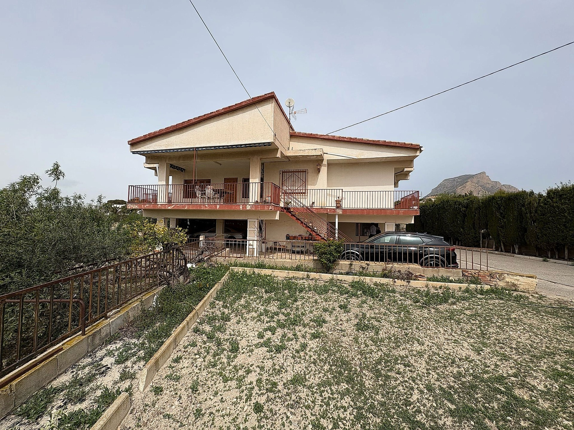 4-bedroom Country House In Petrer, Spain (290 M²)