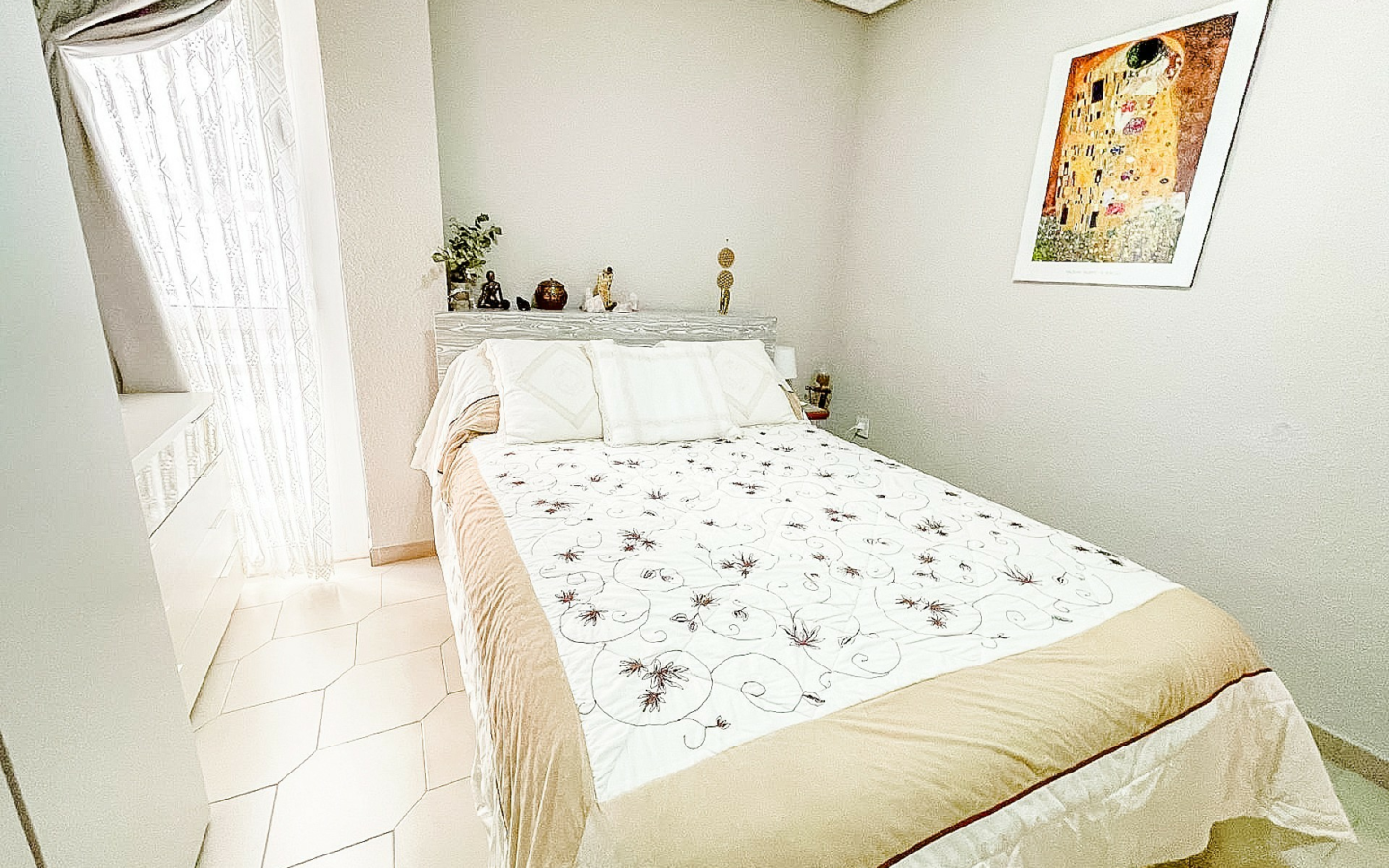 3-bedroom Apartment In Elda, Spain (82 M²)