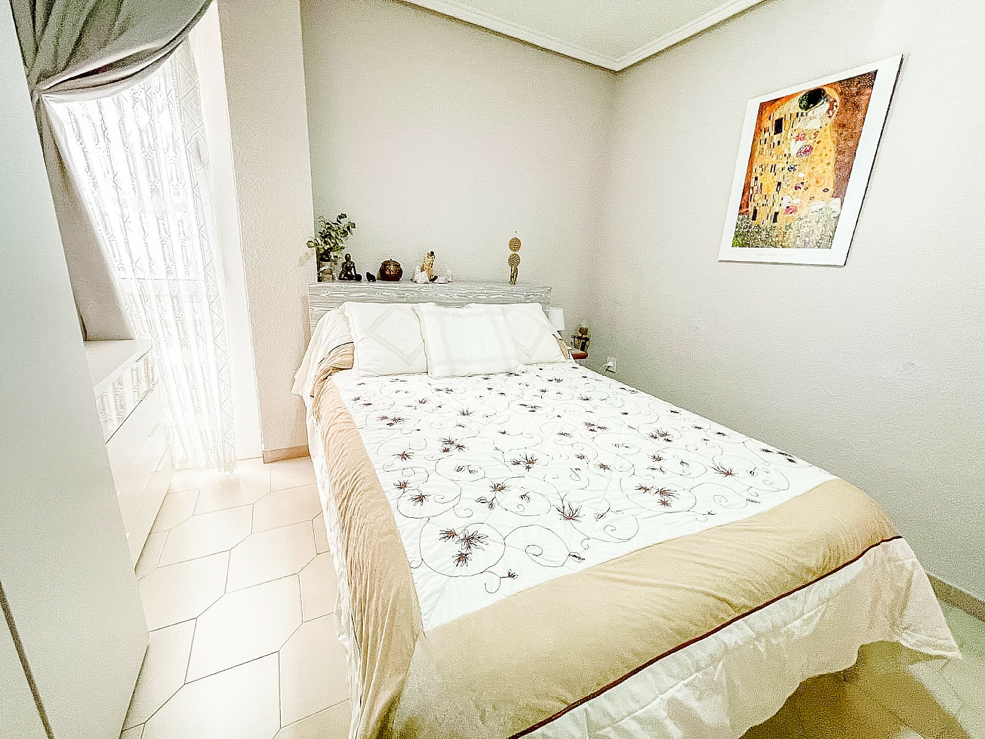 3-bedroom Apartment In Elda, Spain (82 M²)