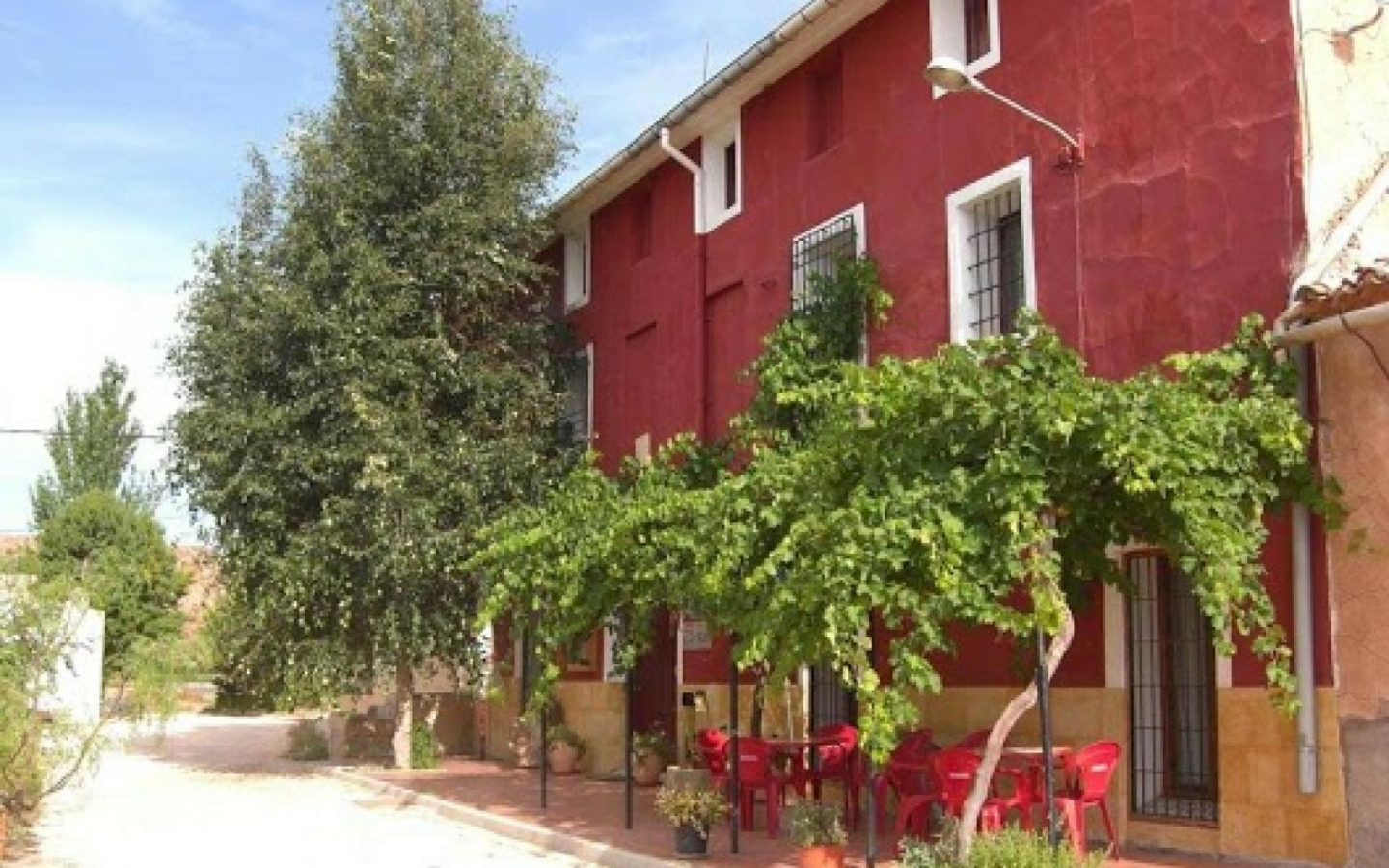 10-bedroom Commercial In Pinoso, Spain (700 M²)