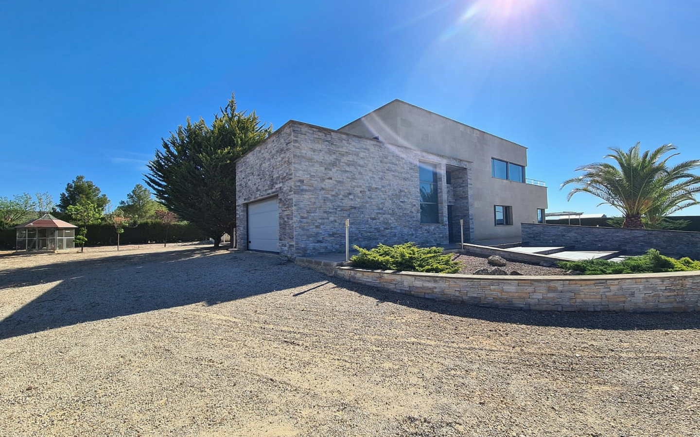 5-bedroom Detached Villa In Yecla, Spain (332 M²)