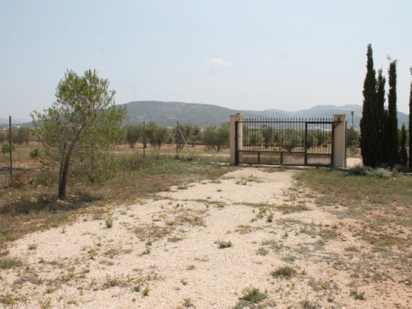 4-bedroom Finca In Pinoso, Spain (120 M²)