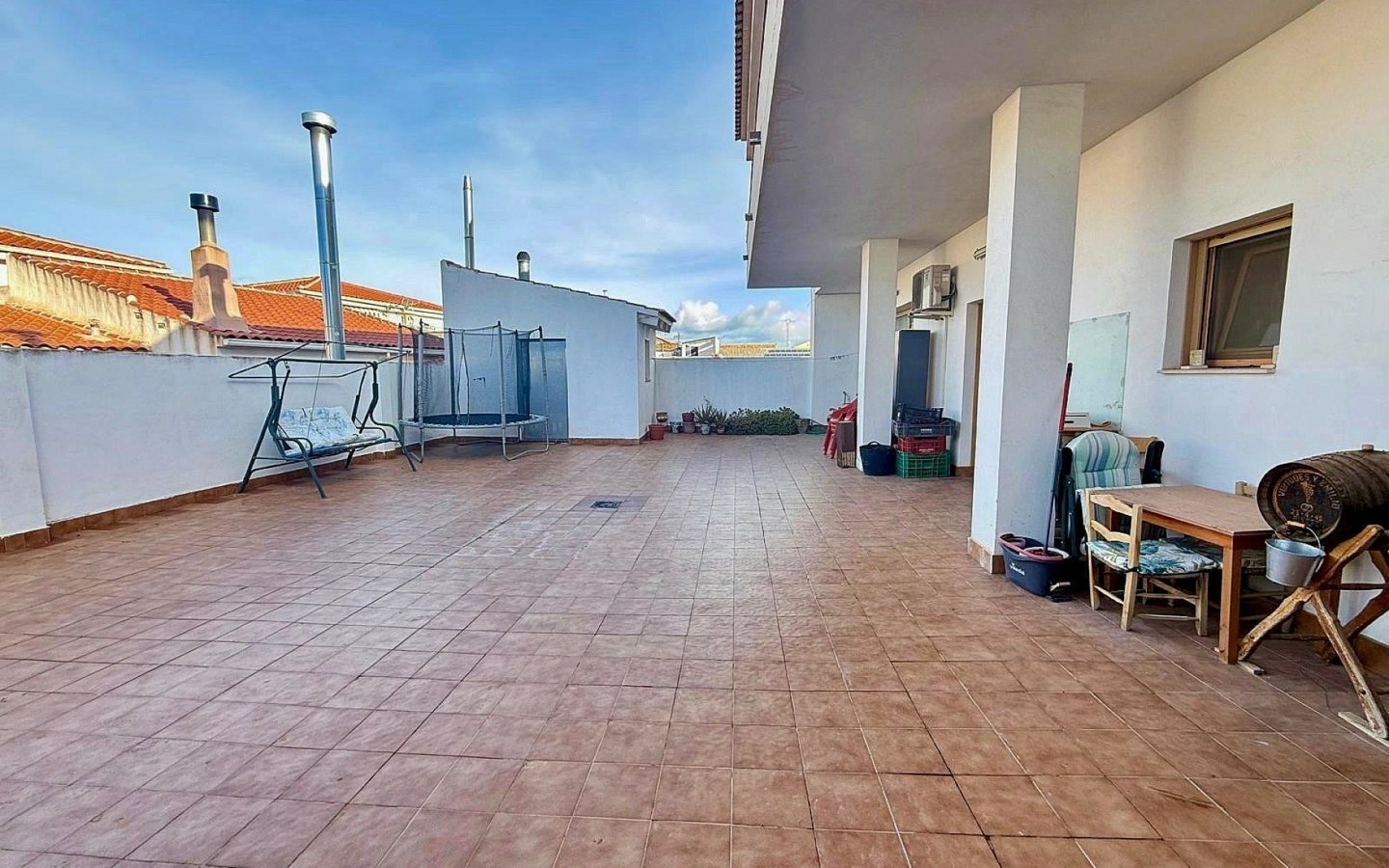5-bedroom Townhouse In Pinoso, Spain (800 M²)