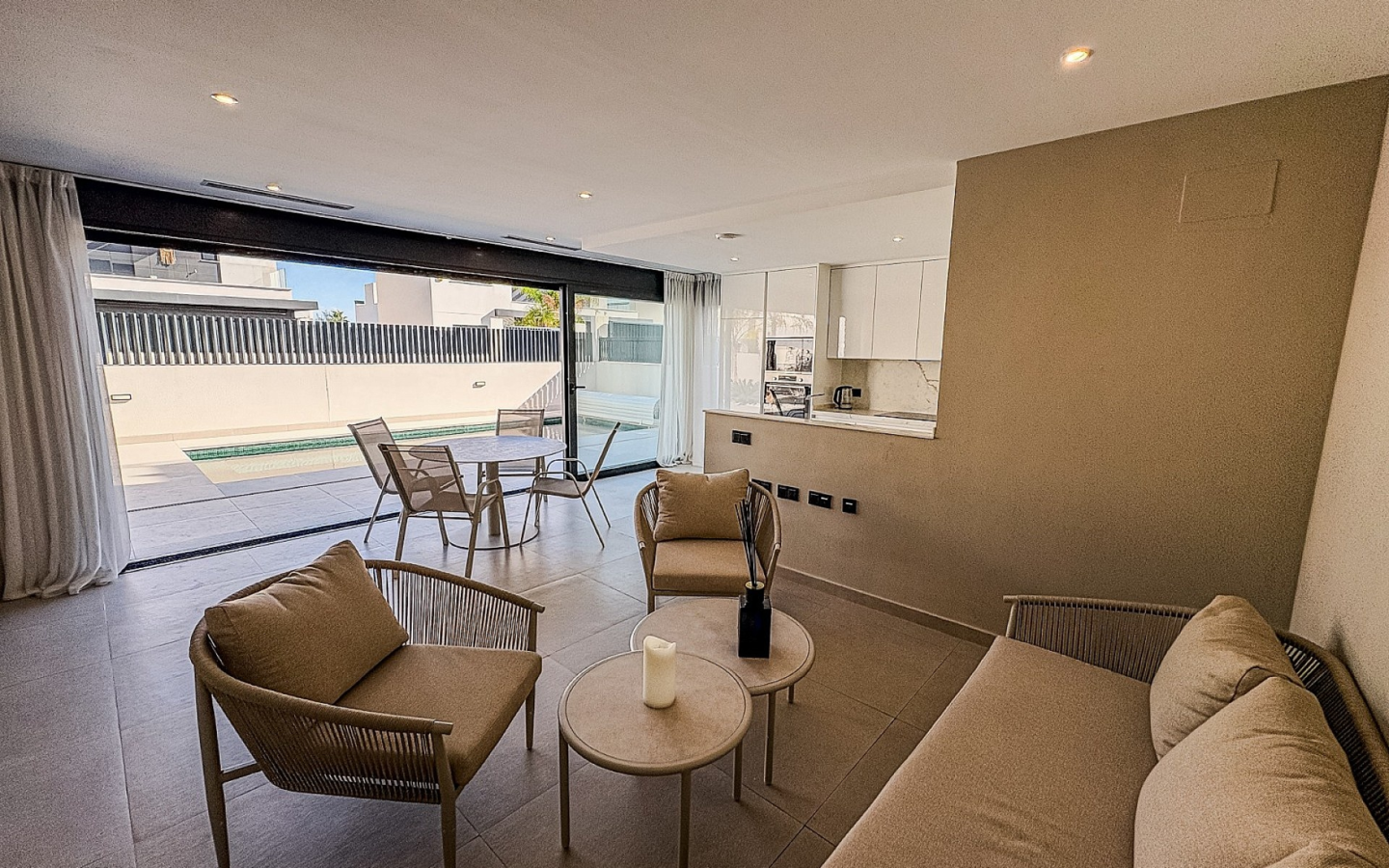 5-bedroom Detached Villa In Algorfa, Spain (198 M²)