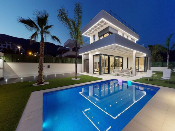 3-bedroom Detached Villa In Benidorm, Spain (145 M²)