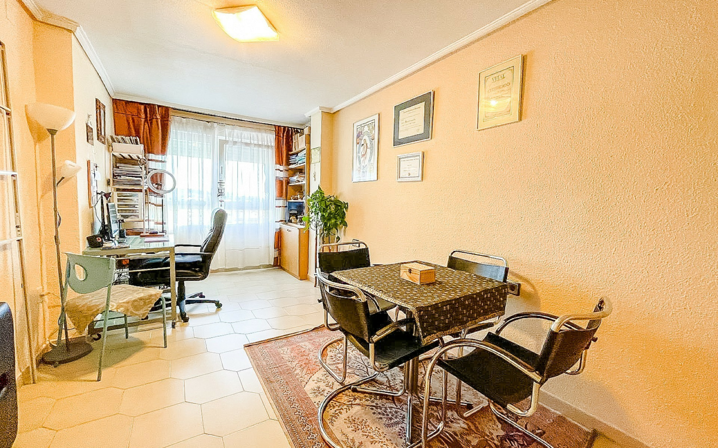 3-bedroom Apartment In Elda, Spain (82 M²)