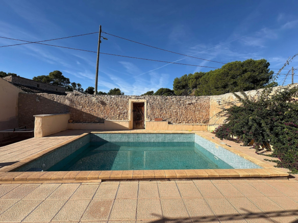6-bedroom Country House In Monovar, Spain (176 M²)