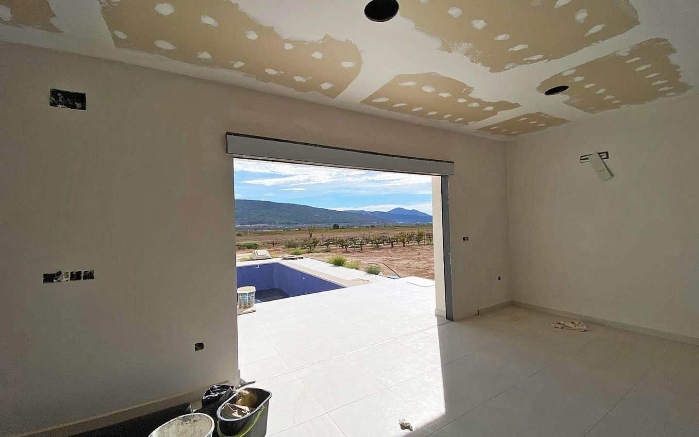 3-bedroom Detached Villa In Pinoso, Spain (160 M²)