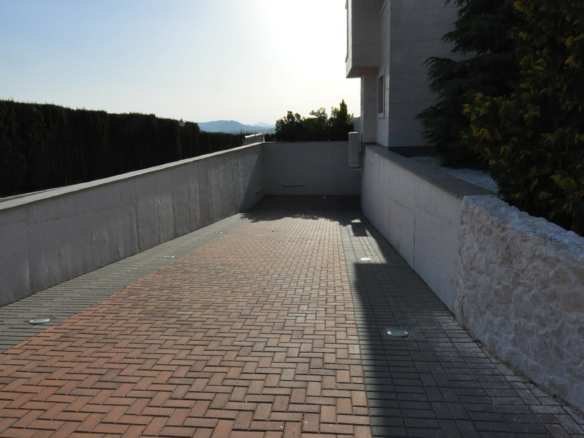 4-bedroom Detached Villa In Villena, Spain (500 M²)